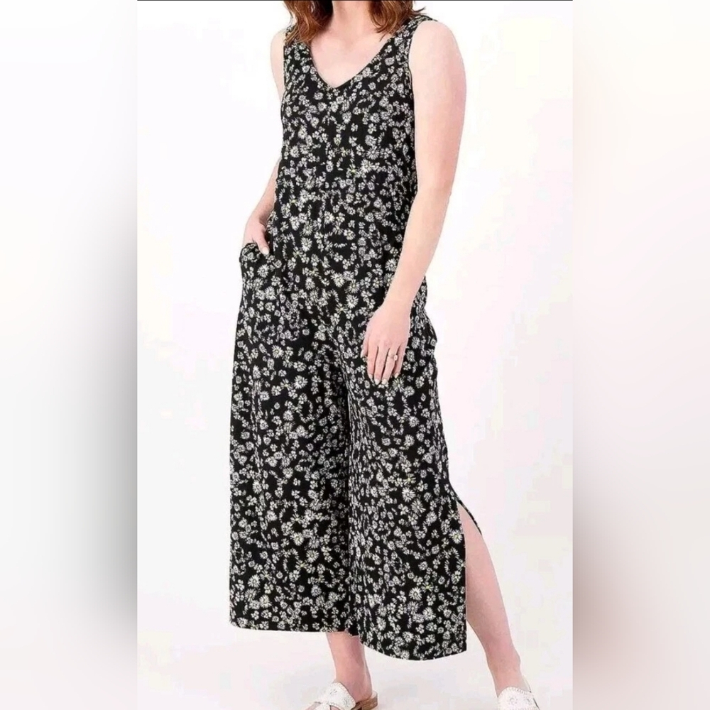 NWOT Cuddl Duds Flexwear Daisy Print Cropped Sleeveless Jumpsuit XL With Pockets